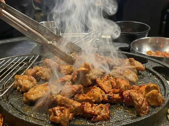 하하&김종국의 401정육식당 매장의 분위기를 보여주는 대표 이미지