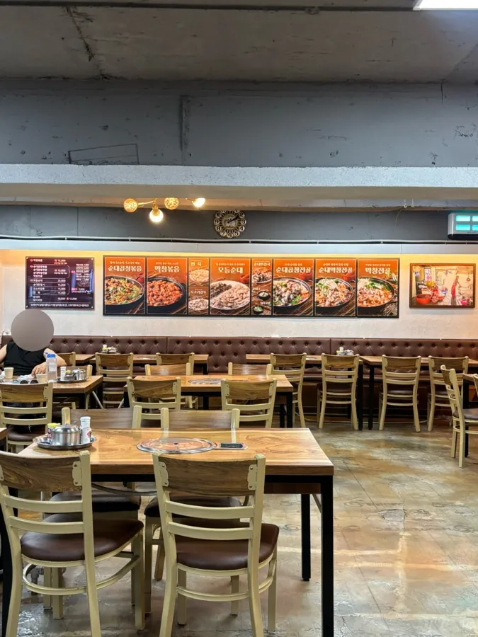 할머니손순대 매장 내부
