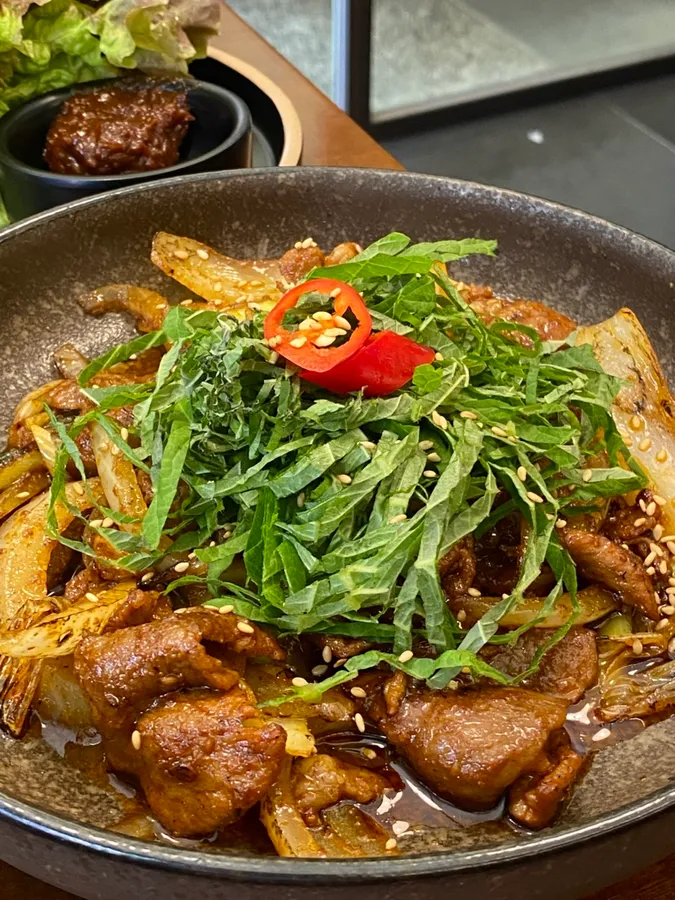 주도락 강남점의 다양한 음식이 차려진 모습