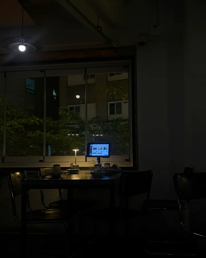 토끼다이닝 합정점 매장 내부