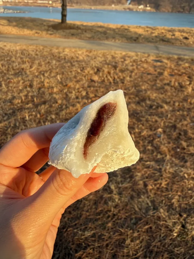 여러 빵과 간식