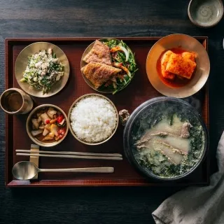 압구정상회 들깨 양지 미역국