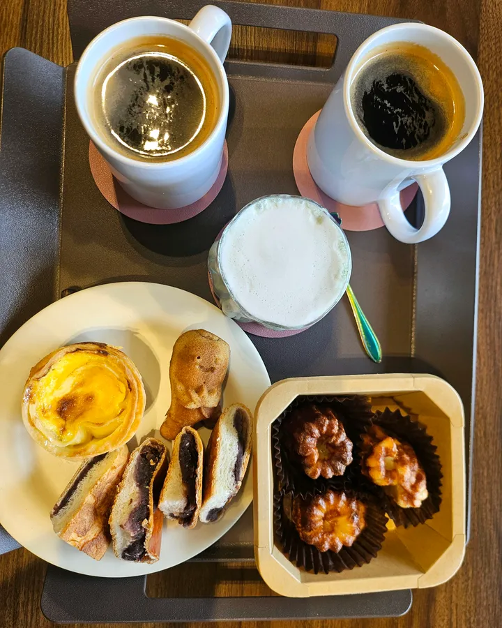 베이커리 테이블