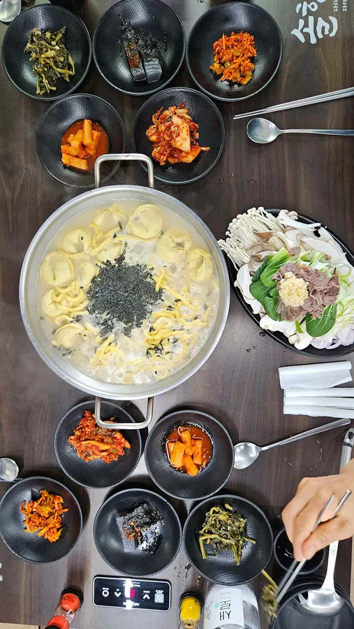 철원 솔향기 만두전골 방문 사진