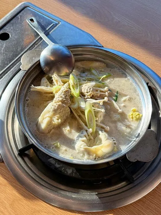 속초집의 따뜻한 전골 메뉴
