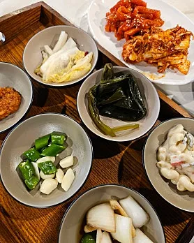 방문객이 남긴 음식 사진