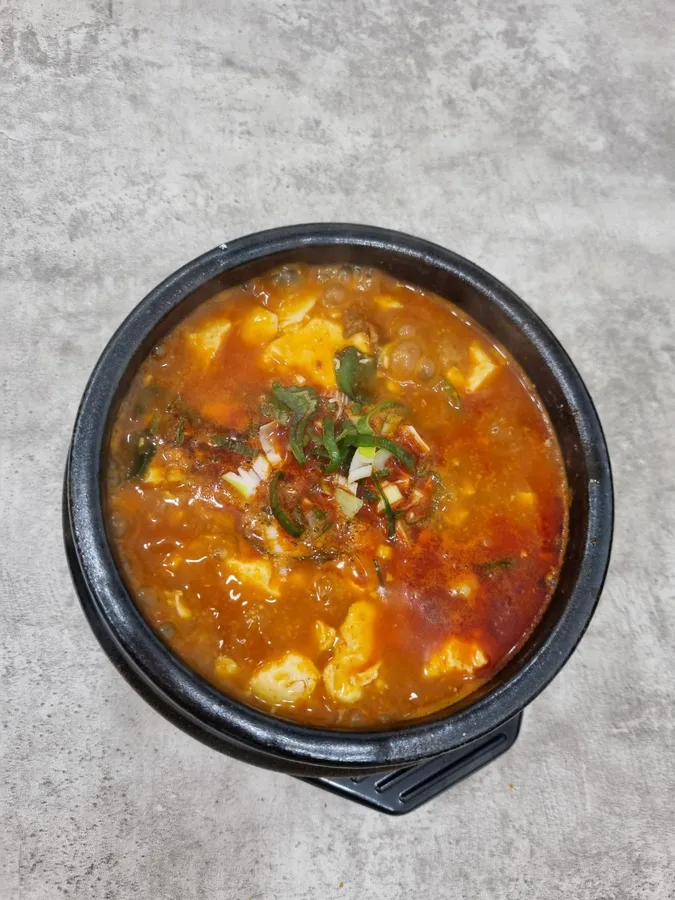 윤식당 소고기 순두부찌개 메뉴 사진