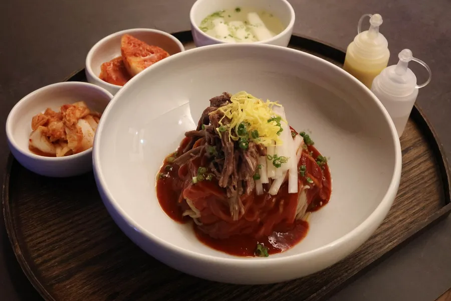 평양식 비빔냉면