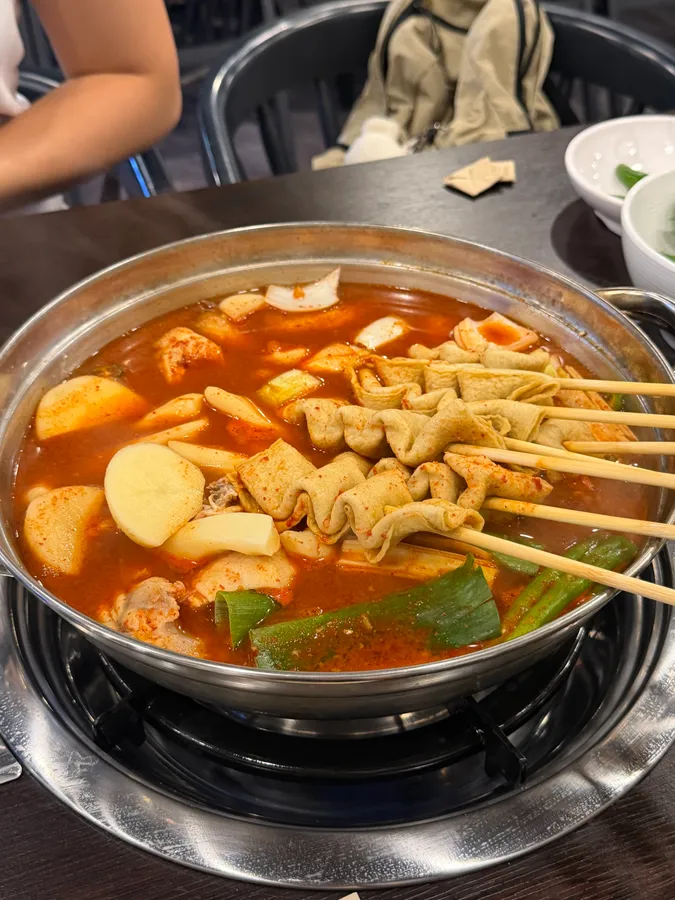 방문 고객이 남긴 음식 및 매장 사진