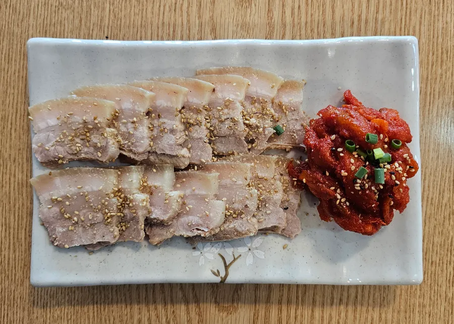 송정면가 수육과 회무침