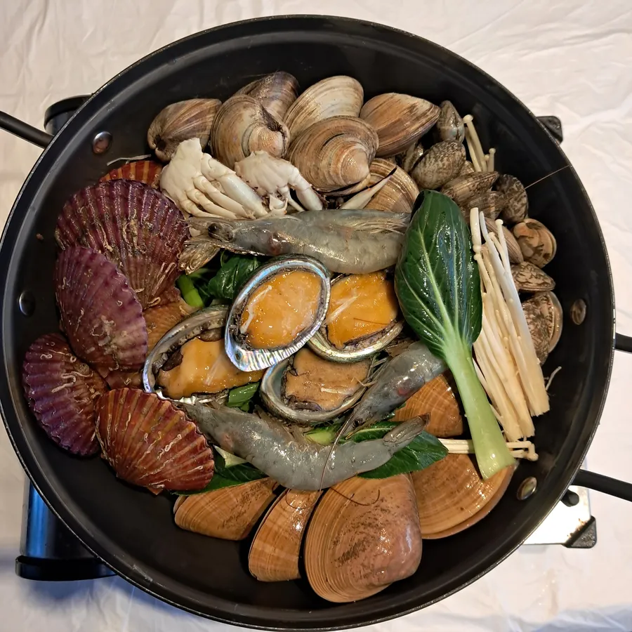 챠오벨라12 해물탕과 칼국수 구성