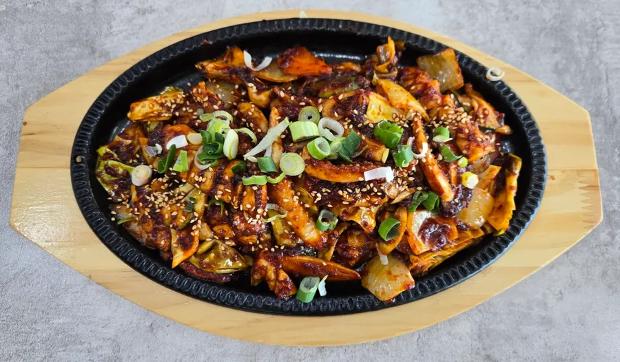 윤식당 오징어볶음 메뉴 사진
