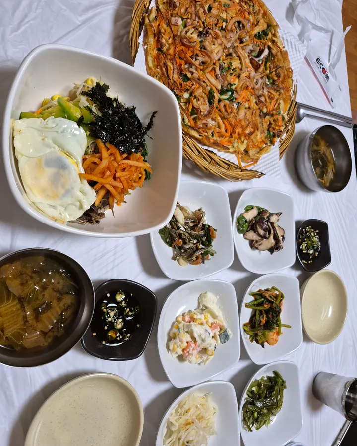 민속정 방문 고객 식사 사진