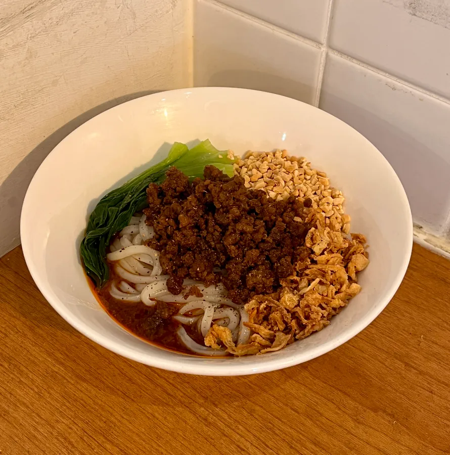 비빔 탄탄면 메뉴 사진