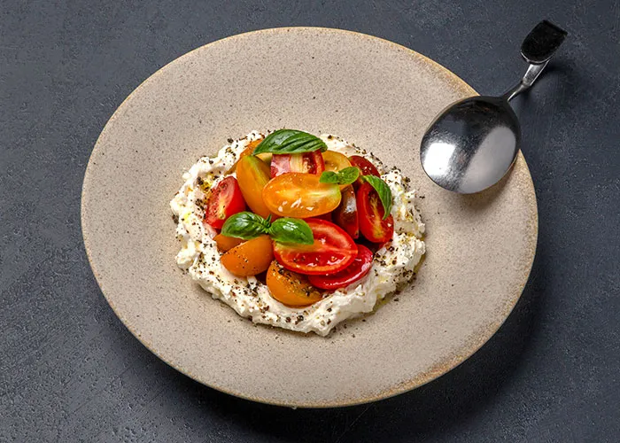 포시즌키친 광교직영점 마스카포네 토마토 샐러드