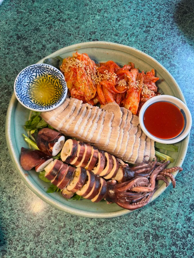 통오징어보쌈