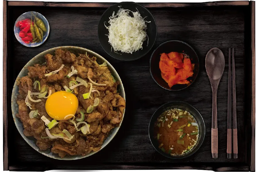 우삼겹 덮밥 메뉴 이미지