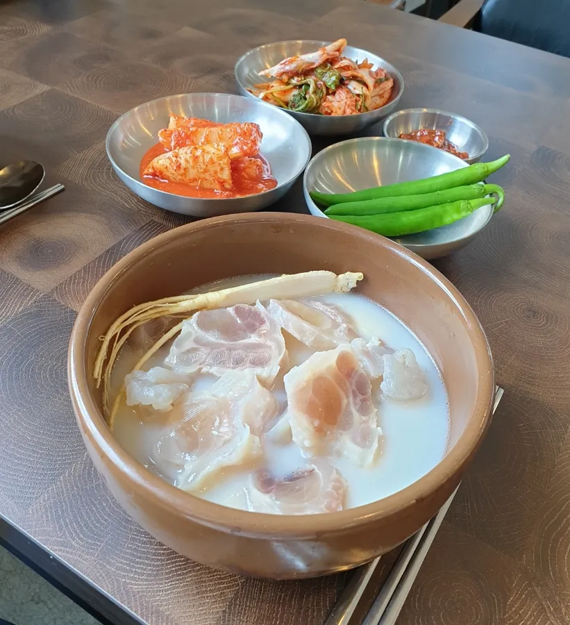 도가니탕 메뉴 이미지