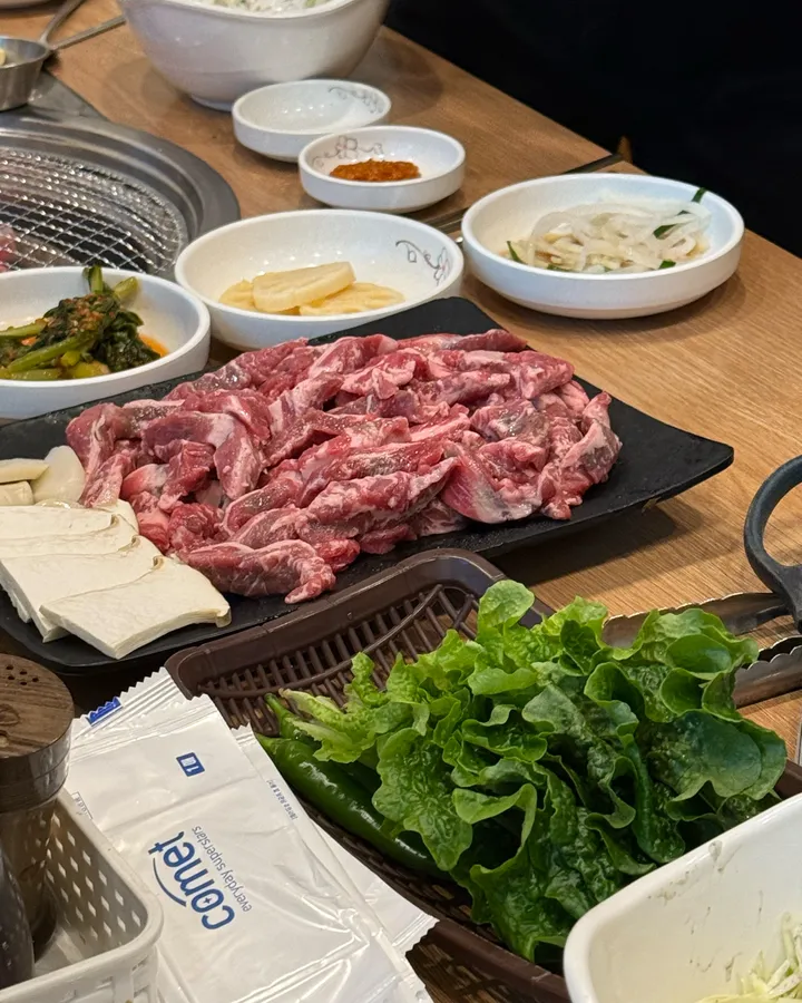 방문자 사진에서 음식·음료로 분류된 이미지