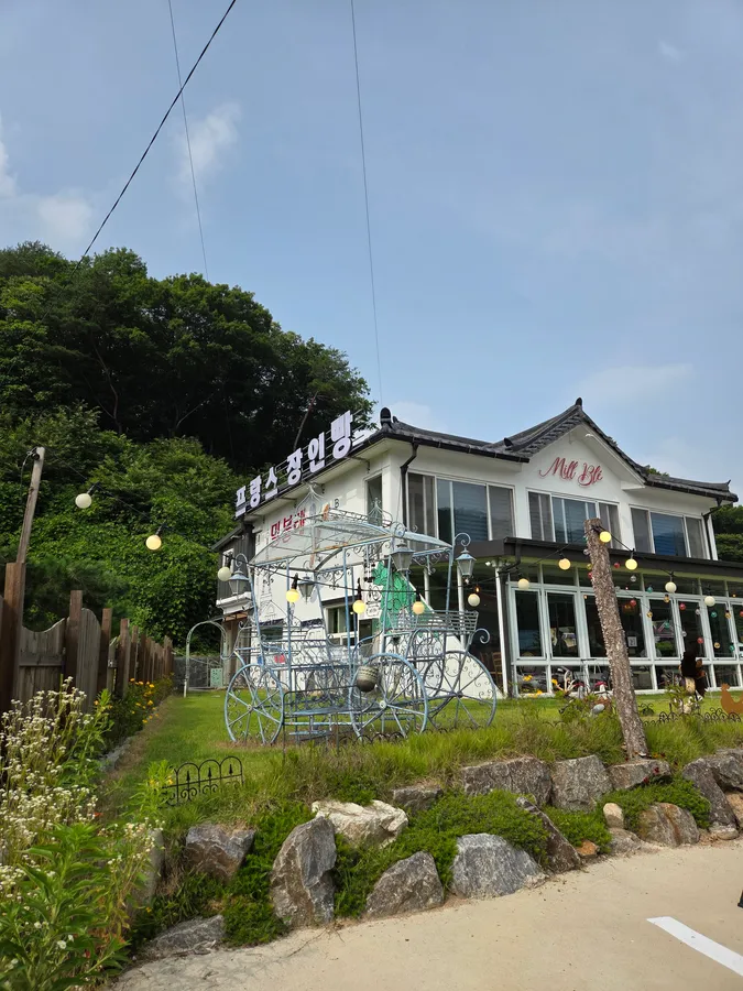 밀블레 베이커리카페 외부