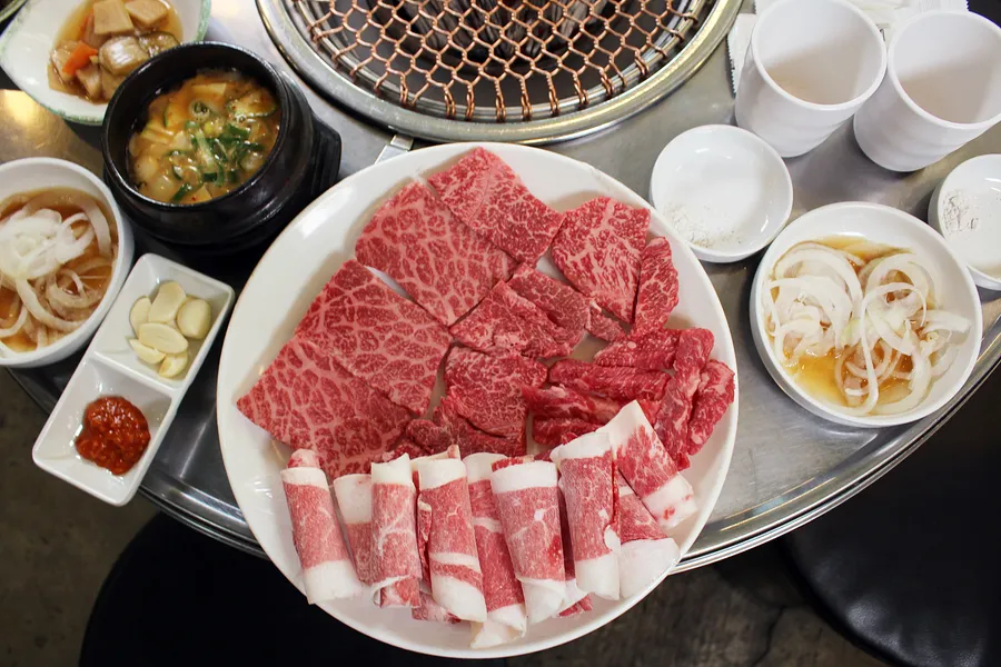 한우 1++ 한우모둠 (150g) 공식 메뉴 사진
