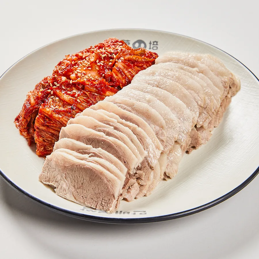 가브리살 보쌈과 김치쌈으로 구성된 김치보쌈
